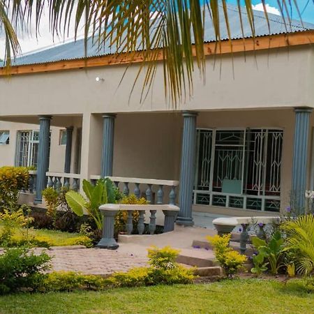 Adams Lodges Ltd Mangochi Екстер'єр фото